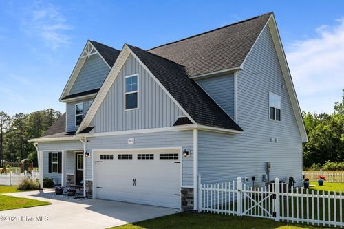 101 Easton Dr, Richlands, NC, 28574-8483 | Card Image