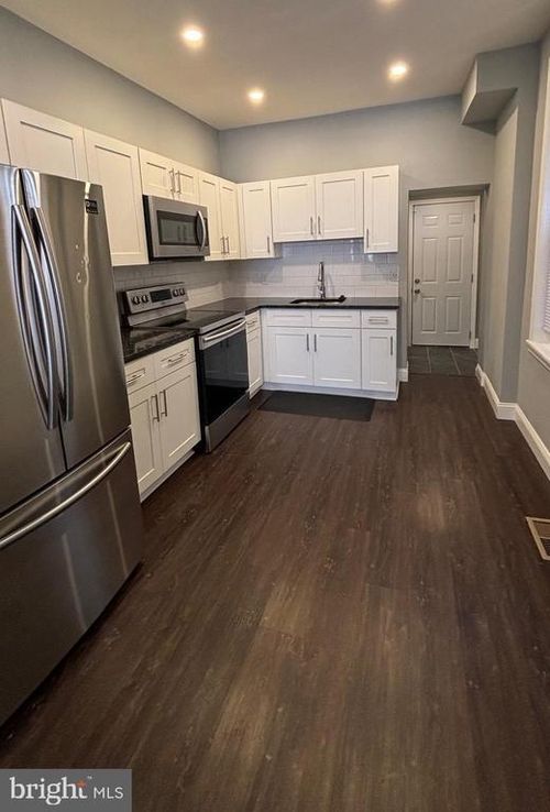 2075 E Pacific St, PHILADELPHIA, PA, 19134-2133 | Card Image