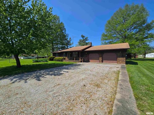 201 S Dogwood St, Belle Rive, IL, 62810-1262 | Card Image