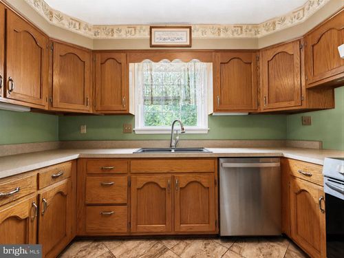 6570 Horseshoe Dr, LA PLATA, MD, 20646-3809 | Card Image