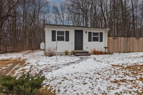 52 Netherwood Plz, Salt Point, NY, 12578-2263 | Card Image