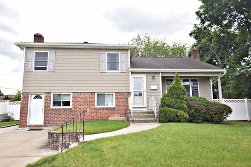 2 Walnut Dr, Syosset, NY, 11791-4715 | Card Image
