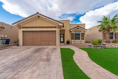 14805 Orsten Artis Ave, El Paso, TX, 79938-4670 | Card Image