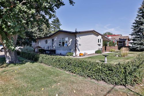 301 3rd Avenue, Warner, AB, T0K2L0 | Card Image