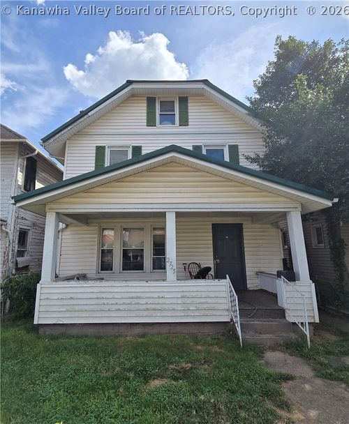 2725 Highlawn Ave, Huntington, WV, 25702-1320 | Card Image
