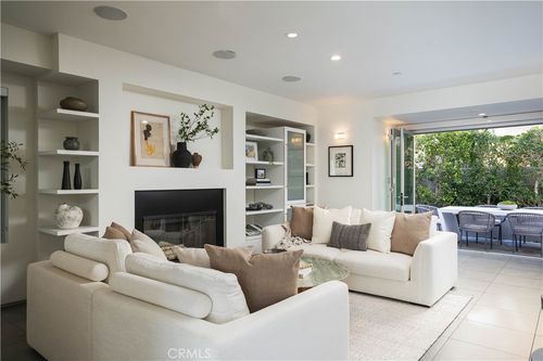 2618 Cove St, Corona del Mar, CA, 92625 | Card Image