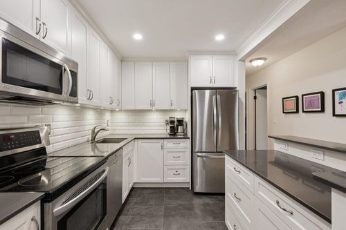 209-310 E 3rd St, North Vancouver, BC, V7L1E9 | Card Image
