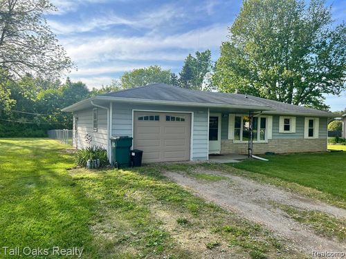1156 Baldwin Rd, Lapeer, MI, 48446-3012 | Card Image