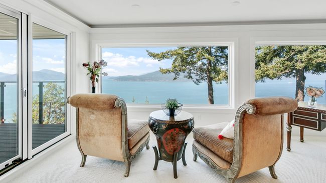 150 Mountain Drive, House other with 9 bedrooms, 7 bathrooms and 8 parking in Lions Bay BC | Image 1