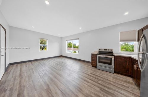 apt-3-1020 Sw 23rd Ave, Miami, FL, 33135-4927 | Card Image