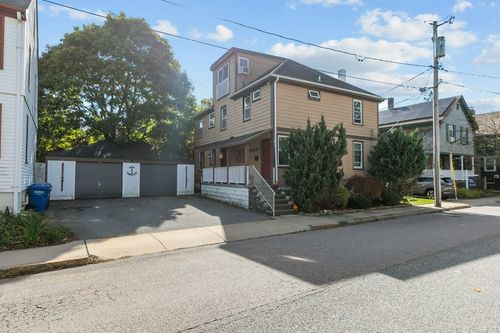 21 Slocum St, Newport, RI, 02840-3541 | Card Image