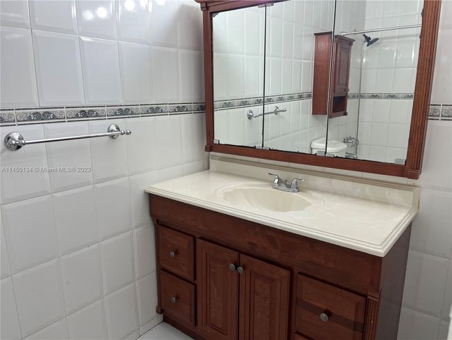 101 - 1340 W 41st St, Condo with 3 bedrooms, 3 bathrooms and null parking in Hialeah FL | Image 9