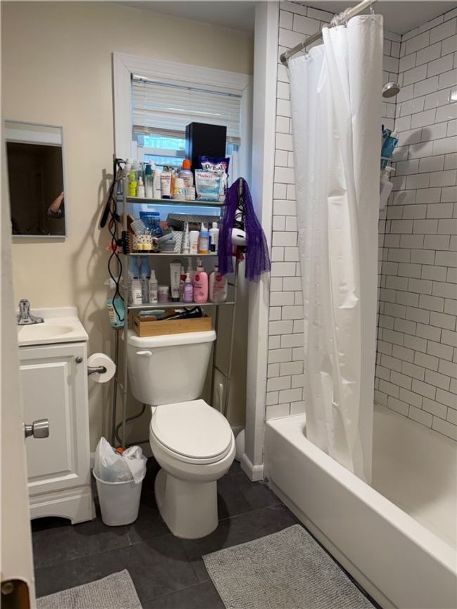 405 S Aurora Street, Home with 11 bedrooms, 5 bathrooms and null parking in Ithaca-City NY | Image 19