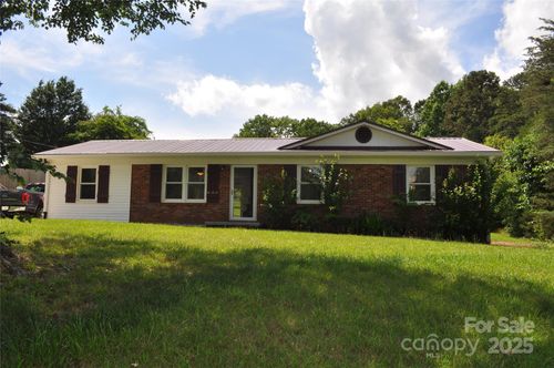 125 Heritage View Rd, Hickory, NC, 28601-8493 | Card Image
