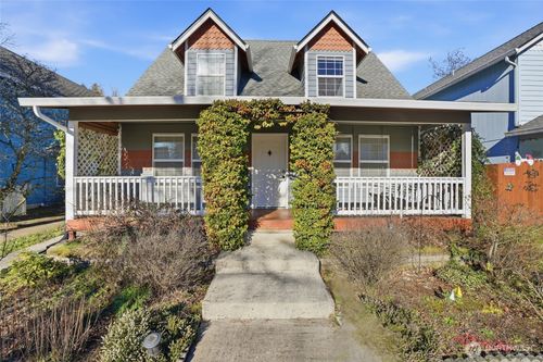 1826 E 38th Loop, Vancouver, WA, 98663-2585 | Card Image