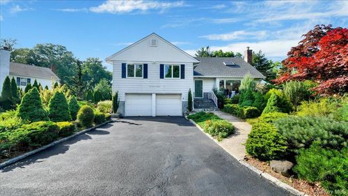 118 Van Etten Blvd, New Rochelle, NY, 10804-2322 | Card Image