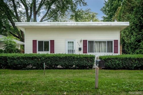 7278 Maple Rd, Lexington, MI, 48450-8872 | Card Image