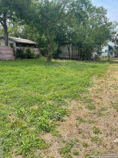 812 W Hollywood Ave, San Antonio, TX, 78212-2629 | Card Image