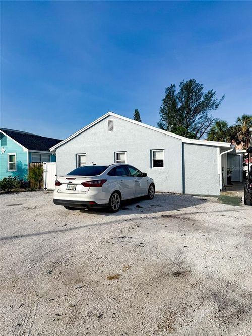 13228 3rd St E, Madeira Beach, FL, 33708-2816 | Card Image