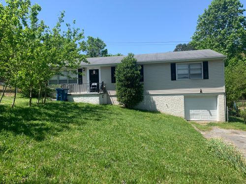 375 Greens Lake Cir, Rossville, GA, 30741-8131 | Card Image