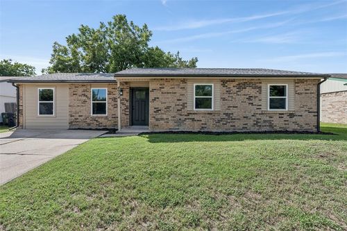 4924 Sandalwood Lane, Arlington, TX, 76017 | Card Image