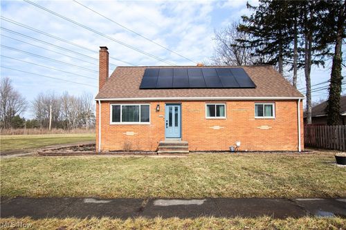 7256 Markal Dr, Middleburg Heights, OH, 44130-5357 | Card Image