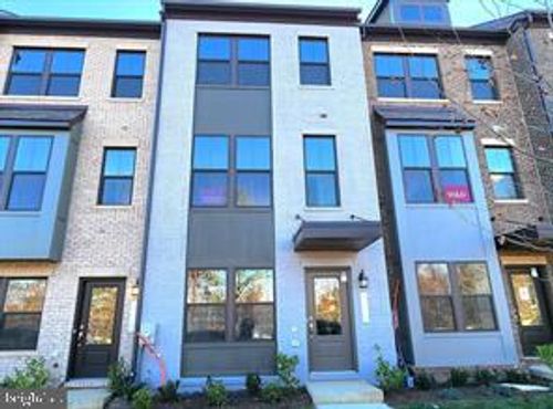 3511 Carnaby St, HYATTSVILLE, MD, 20782-2450 | Card Image