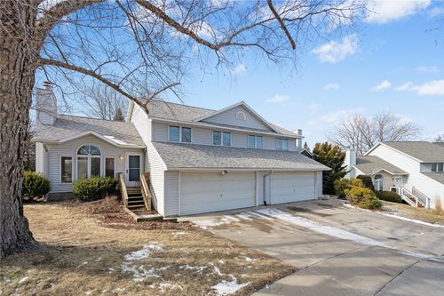 1627 Gryn Dr, Iowa City, IA, 52246-4402 | Card Image