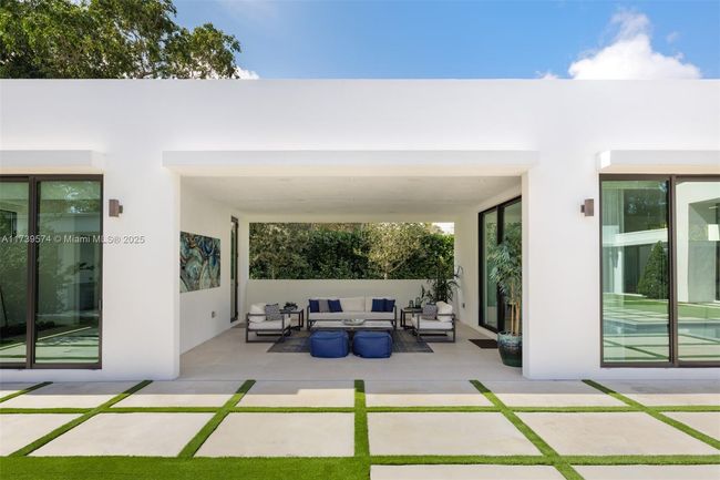 6830 Sw 104 Th St, House other with 7 bedrooms, 8 bathrooms and null parking in Pinecrest FL | Image 44
