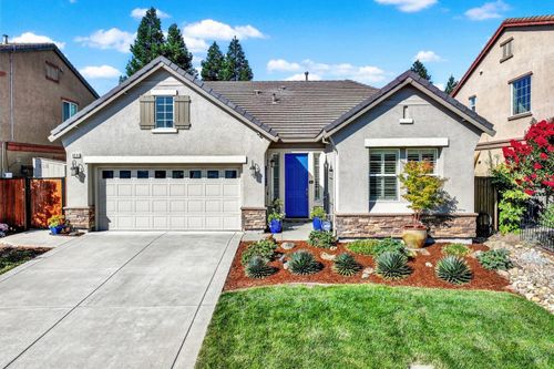 949 Lancaster St, Vacaville, CA, 95687-8216 | Card Image