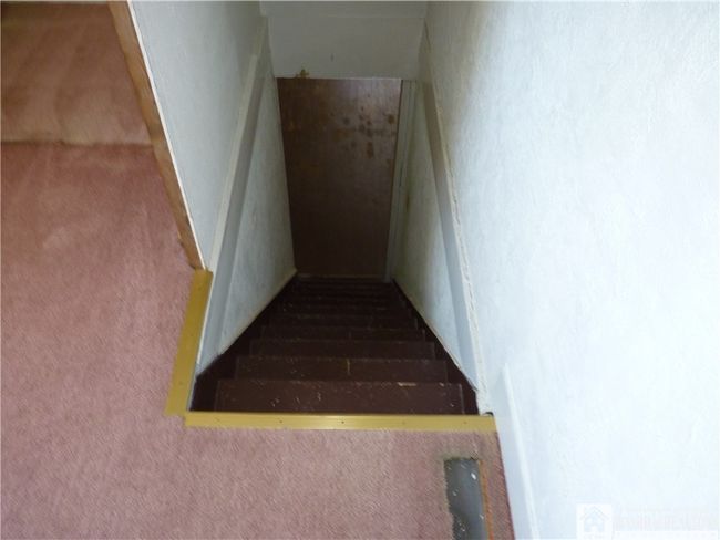 Stairway to first floor | Image 25