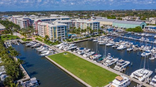 211-804 E Windward Way, Lantana, FL, 33462-8028 | Card Image