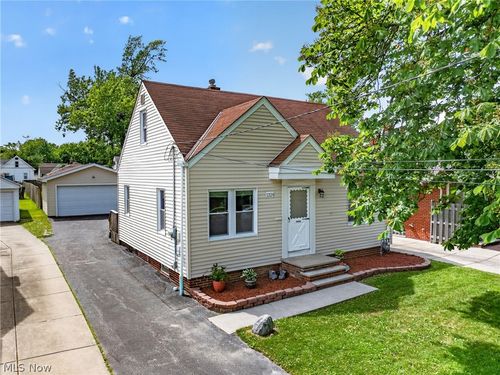 1324 Elmwood Rd, Mayfield Heights, OH, 44124-1633 | Card Image