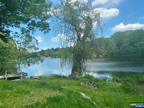 77 Goldfinch Ln, Hewitt, NJ, 07421-2607 | Card Image