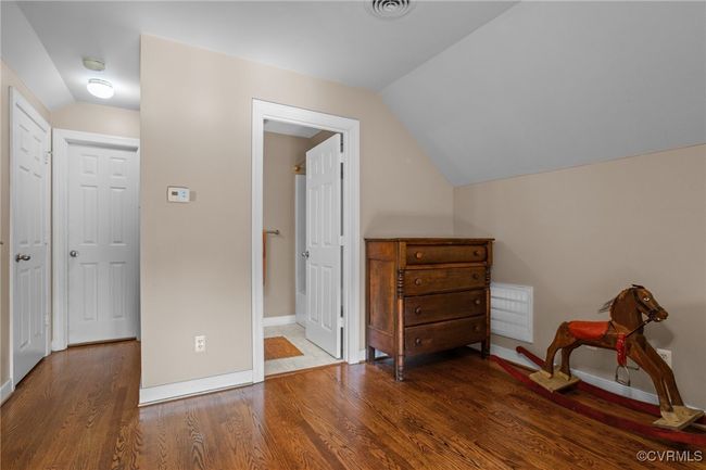 Second floor bedroom with full bathroom | Image 24