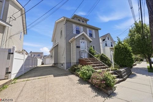 126 Garden Ave, Belleville, NJ, 07109-1729 | Card Image