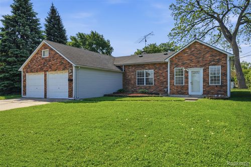 5634 Chicago Rd, Warren, MI, 48092-1492 | Card Image