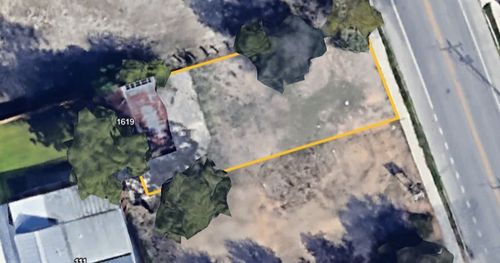 1619 S Presa St, San Antonio, TX, 78210-1631 | Card Image