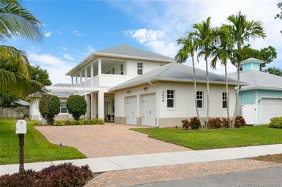 3026 Sw Ellsworth Avenue, House other with 3 bedrooms, 4 bathrooms and 2 parking in Palm City FL | Image 2