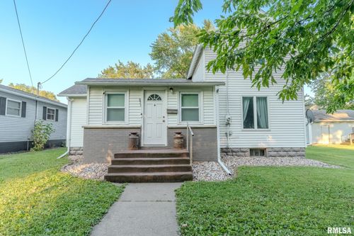 511 Locust St, Prophetstown, IL, 61277-1106 | Card Image