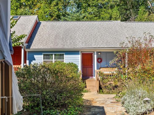 a3-43 Vermont Ct, Asheville, NC, 28806-3058 | Card Image