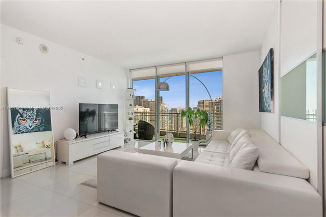 4410 - 90 Sw 3rd St, Condo with 2 bedrooms, 2 bathrooms and null parking in Miami FL | Image 1