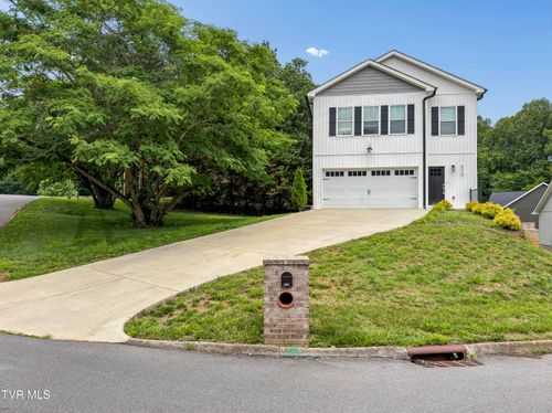 872 Ava Dr, Kingsport, TN, 37663-2251 | Card Image