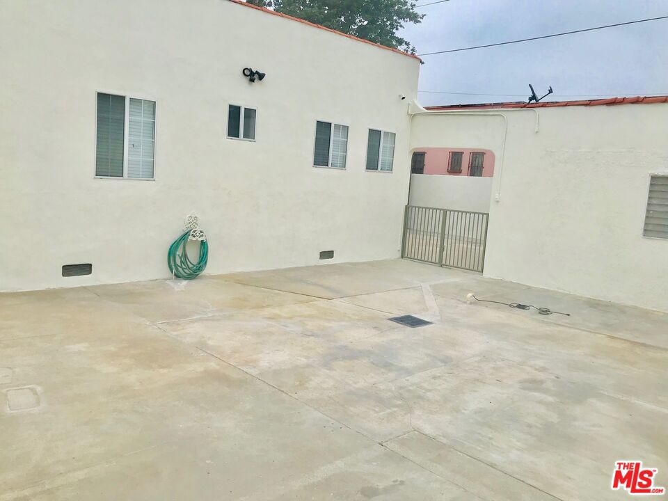 Residential Lease in Inglewood 2
