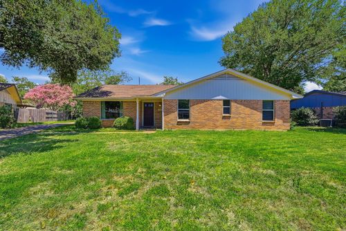 2506 Glen Court, Irving, TX, 75062 | Card Image