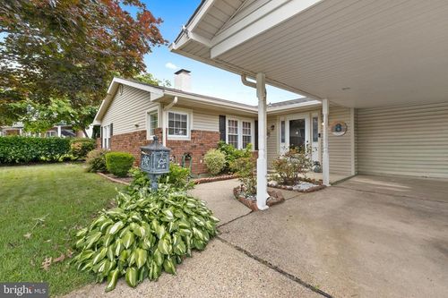 8 Marigold Cir, LEVITTOWN, PA, 19054-2015 | Card Image