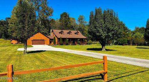 212 Granite Rd, Clinton, TN, 37716-5632 | Card Image