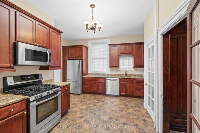 61 Russell St E, House other with 5 bedrooms, 2 bathrooms and 6 parking in Smiths Falls ON | Image 8