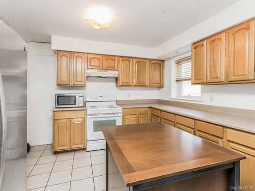 2578 Stedman Pl, Bronx, NY, 10469-5343 | Card Image