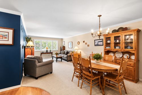 1251 Briarwood Ln, Libertyville, IL, 60048-3626 | Card Image